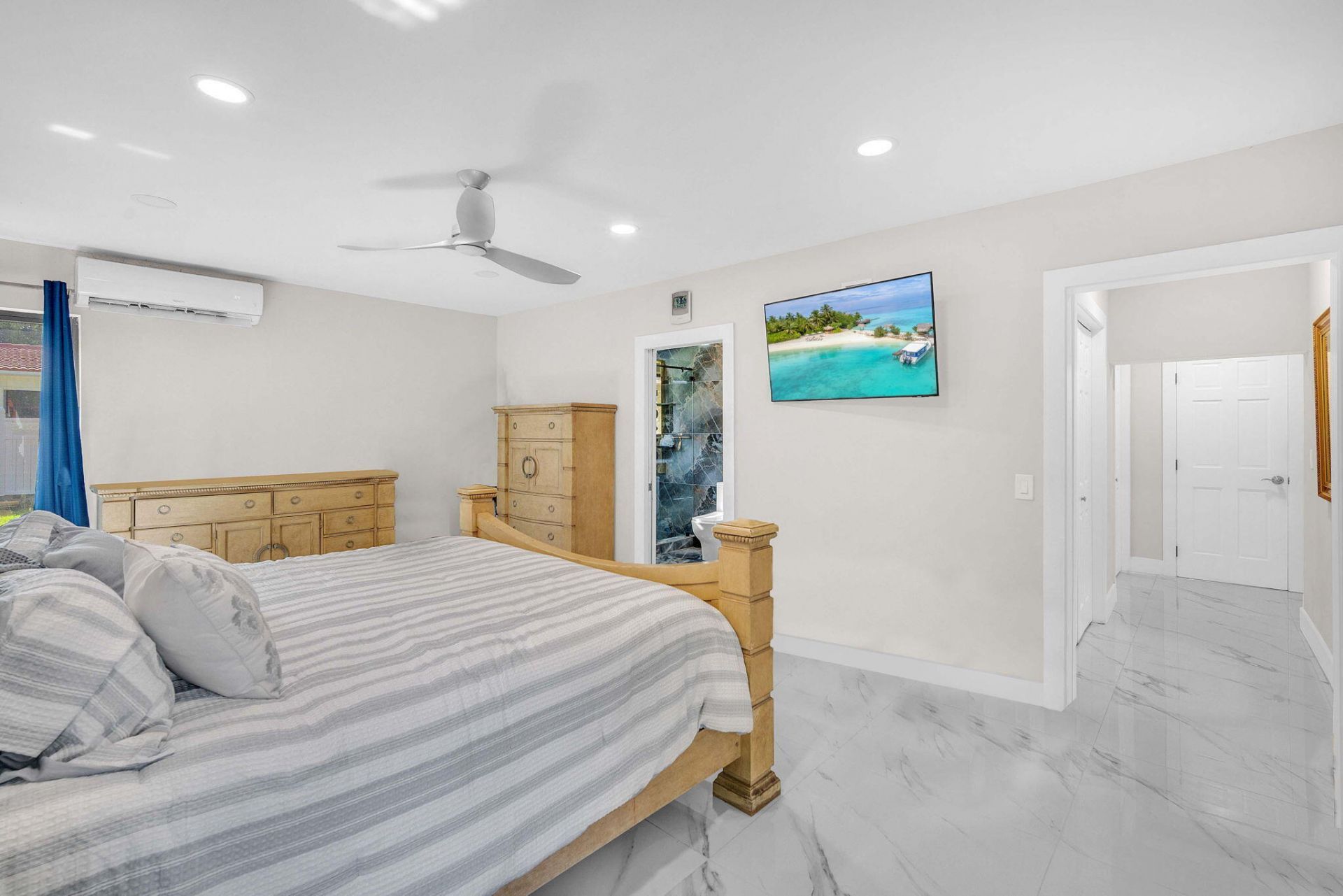 11490 W Biscayne Canal Road, Miami, FL 33161 Photo