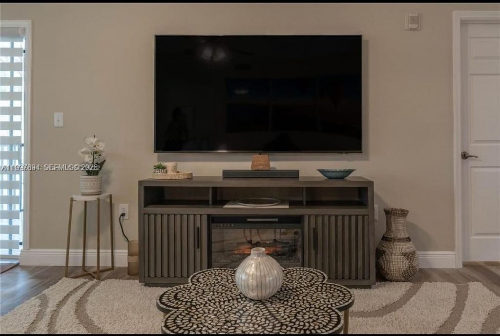 2916 Tuscany Ct, Unit 201, Palm Beach Gardens, FL 33410 Photo