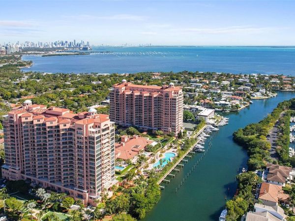 10 Edgewater Dr, Unit 7G, Coral Gables, FL 33133