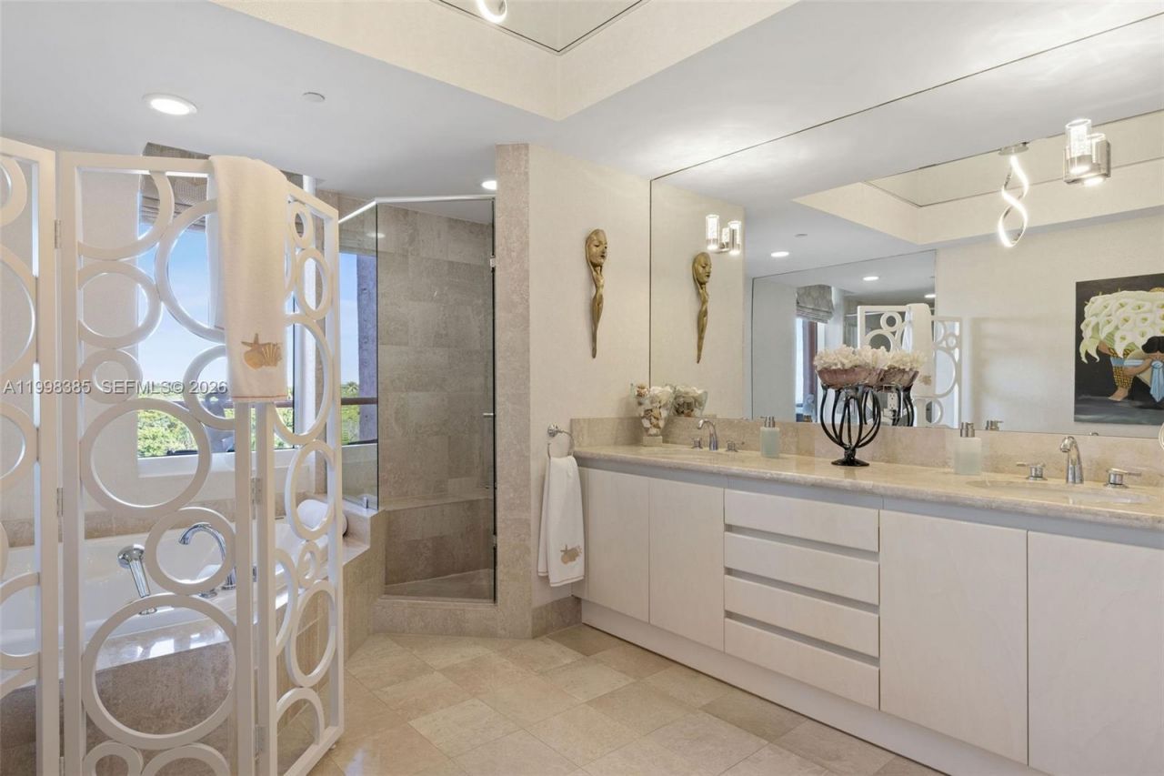 10 Edgewater Dr, Unit 7G, Coral Gables, FL 33133 Photo