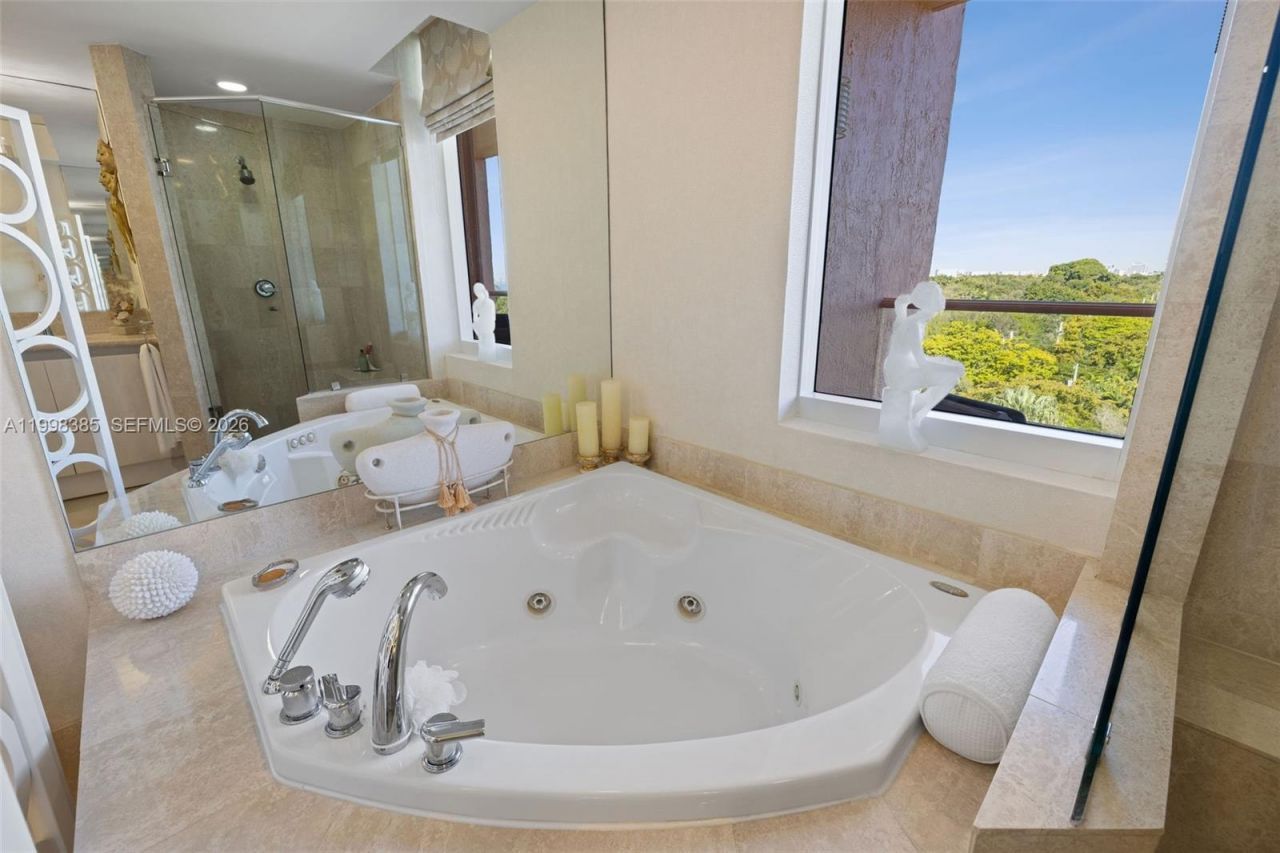 10 Edgewater Dr, Unit 7G, Coral Gables, FL 33133 Photo