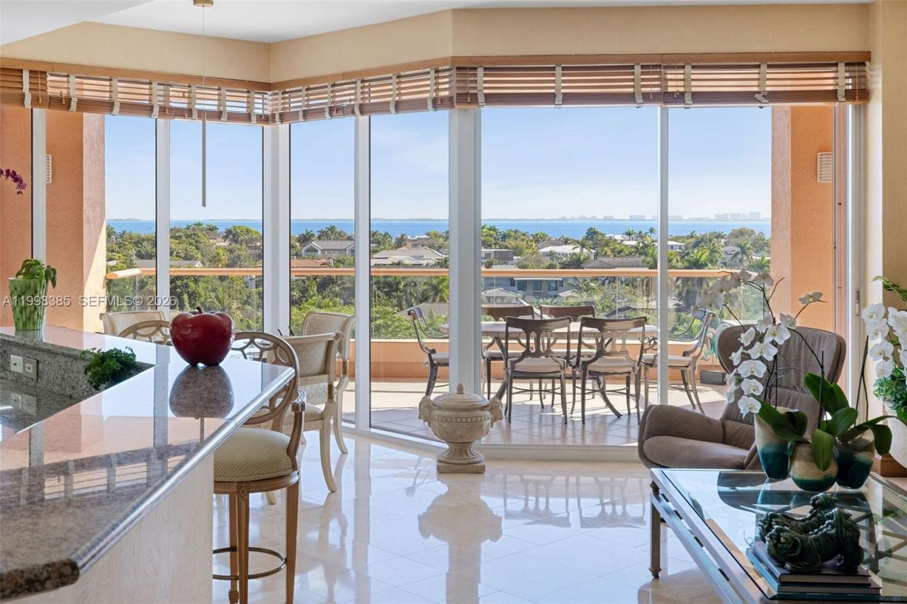 10 Edgewater Dr, Unit 7G, Coral Gables, FL 33133 Photo