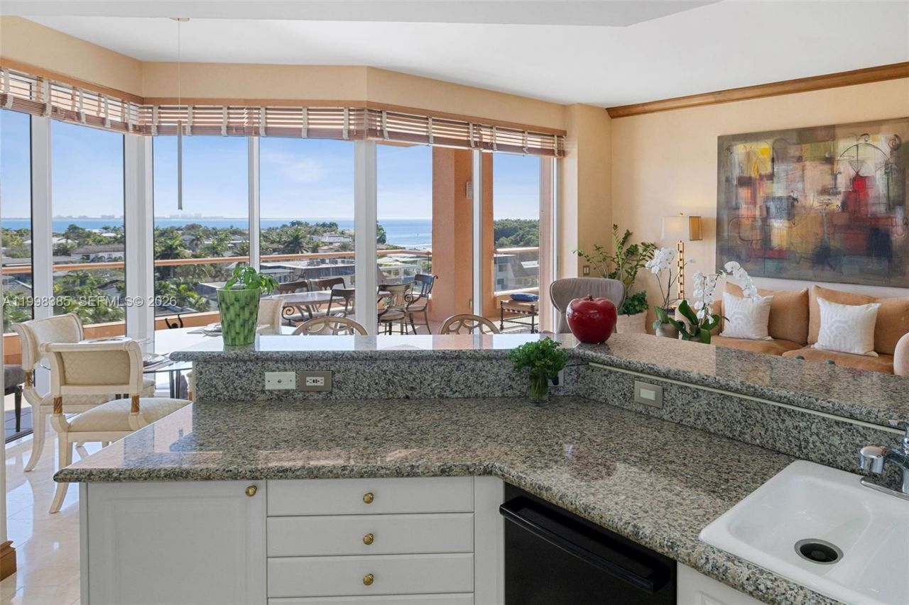 10 Edgewater Dr, Unit 7G, Coral Gables, FL 33133 Photo