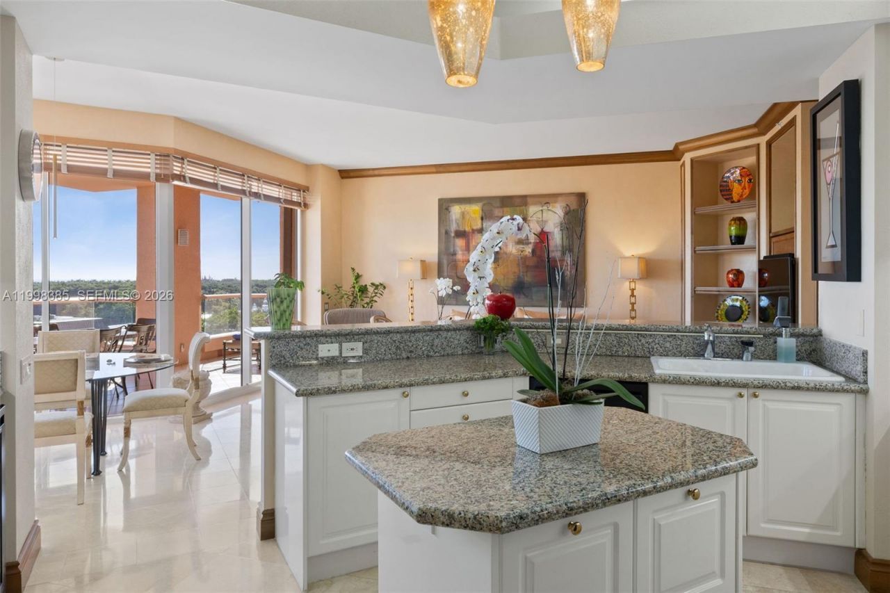 10 Edgewater Dr, Unit 7G, Coral Gables, FL 33133 Photo