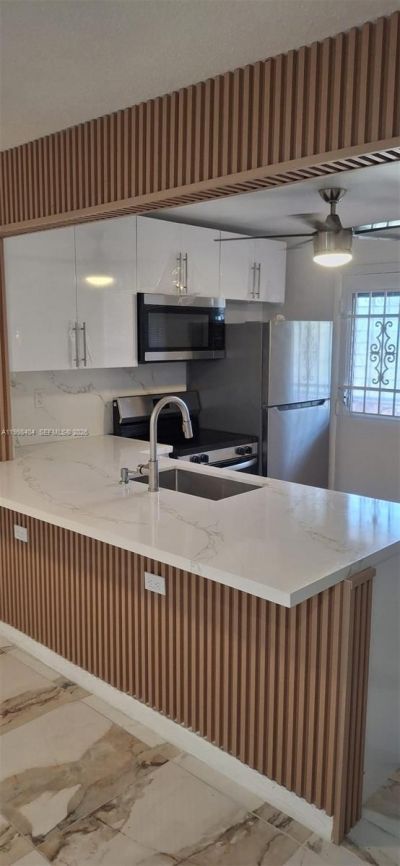 1501 NE 191st St, Unit C211, Miami, FL 33179 Photo