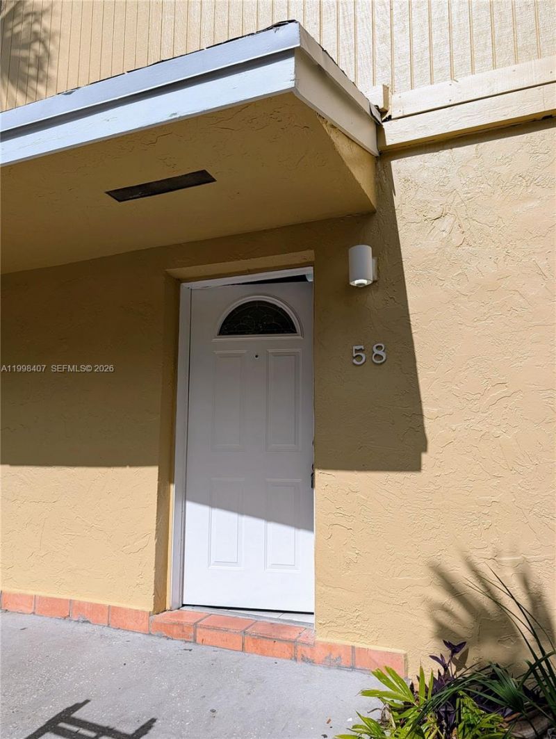 58 SW 14th Ter, Homestead, FL 33030 Photo