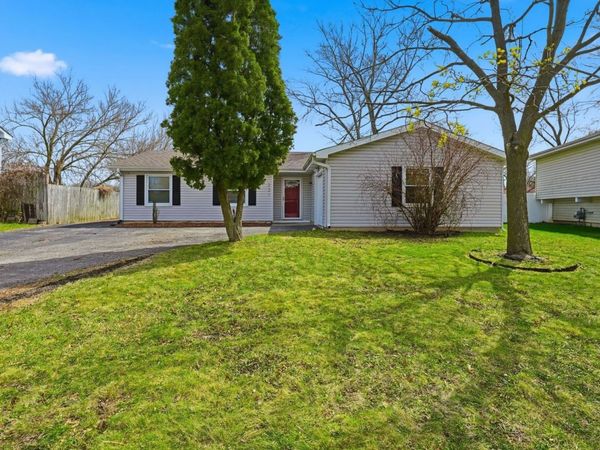 221 Davis Lane , Bolingbrook, IL 60440