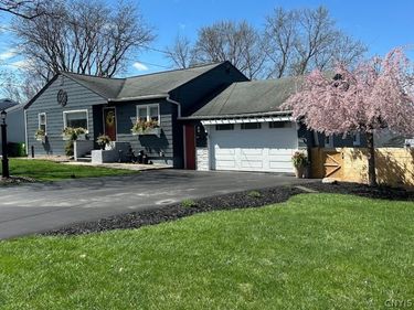 100 Plaxdale Road, Liverpool, NY 13088