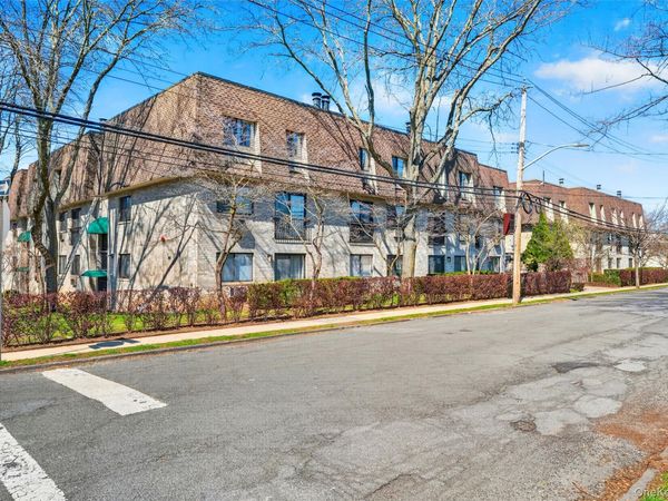24 Carhart Avenue , Unit 211, White Plains, NY 10605