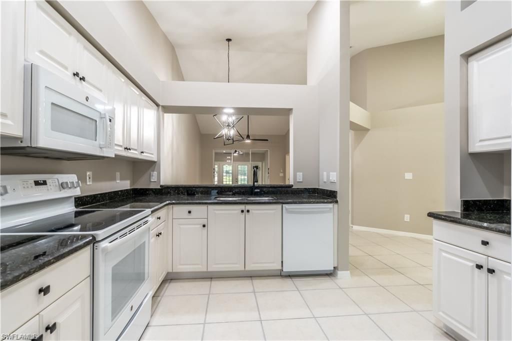 1704 Royal Cir, Unit 602, Naples, FL 34112 Photo