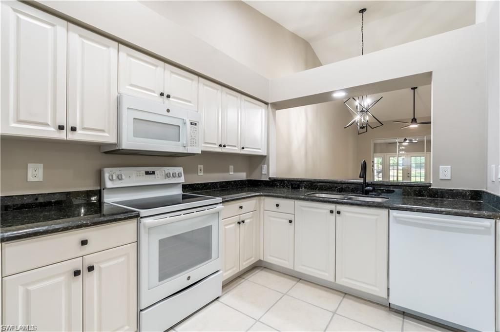 1704 Royal Cir, Unit 602, Naples, FL 34112 Photo