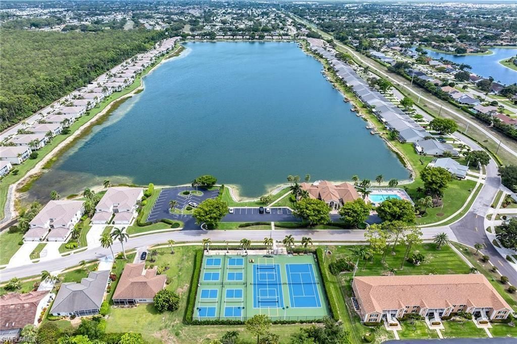 1704 Royal Cir, Unit 602, Naples, FL 34112 Photo