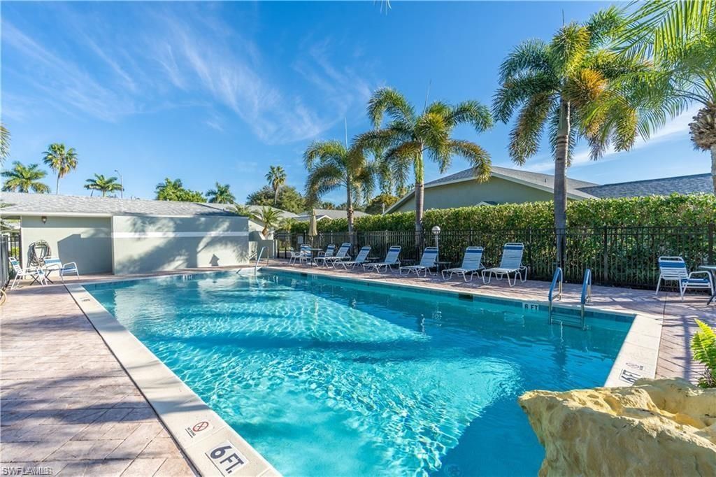 1704 Royal Cir, Unit 602, Naples, FL 34112 Photo