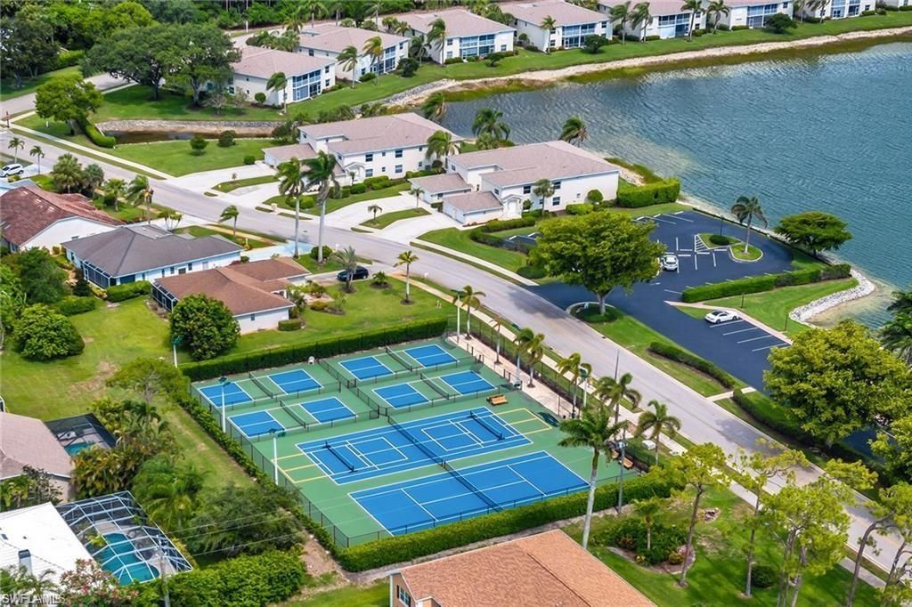 1704 Royal Cir, Unit 602, Naples, FL 34112 Photo