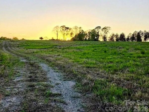 2033 Crestone Way , Connelly Springs, NC 28612