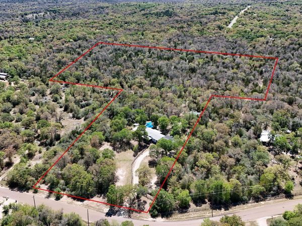 541 Hidden Oaks DR, Elgin, TX 78621