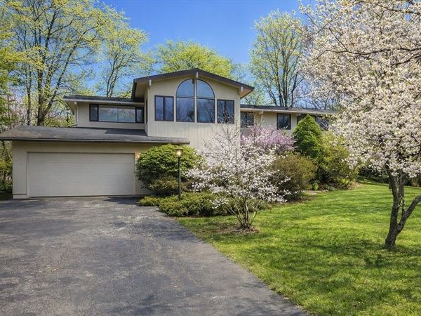 58 Solomon Pierce Rd, Lexington, MA 02420