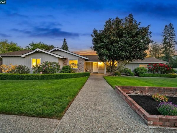 102 Fiesta Cir, Orinda, CA 94563