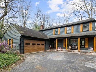 52 Carriage Stone Drive, Chagrin Falls, OH 44022