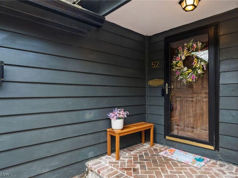 52 Carriage Stone Drive, Chagrin Falls, OH 44022 Photo 3