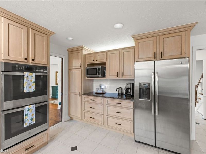 52 Carriage Stone Drive, Chagrin Falls, OH 44022 Photo 9