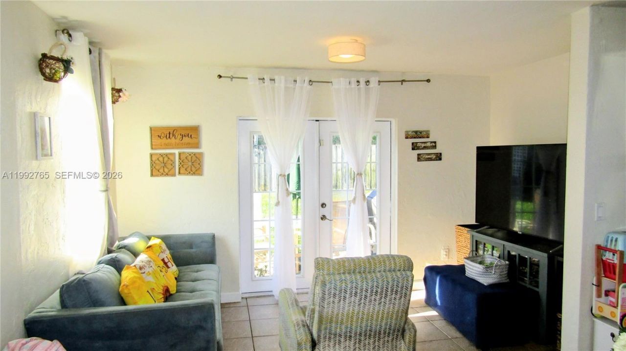 7131 Park St, Hollywood, FL 33024 Photo