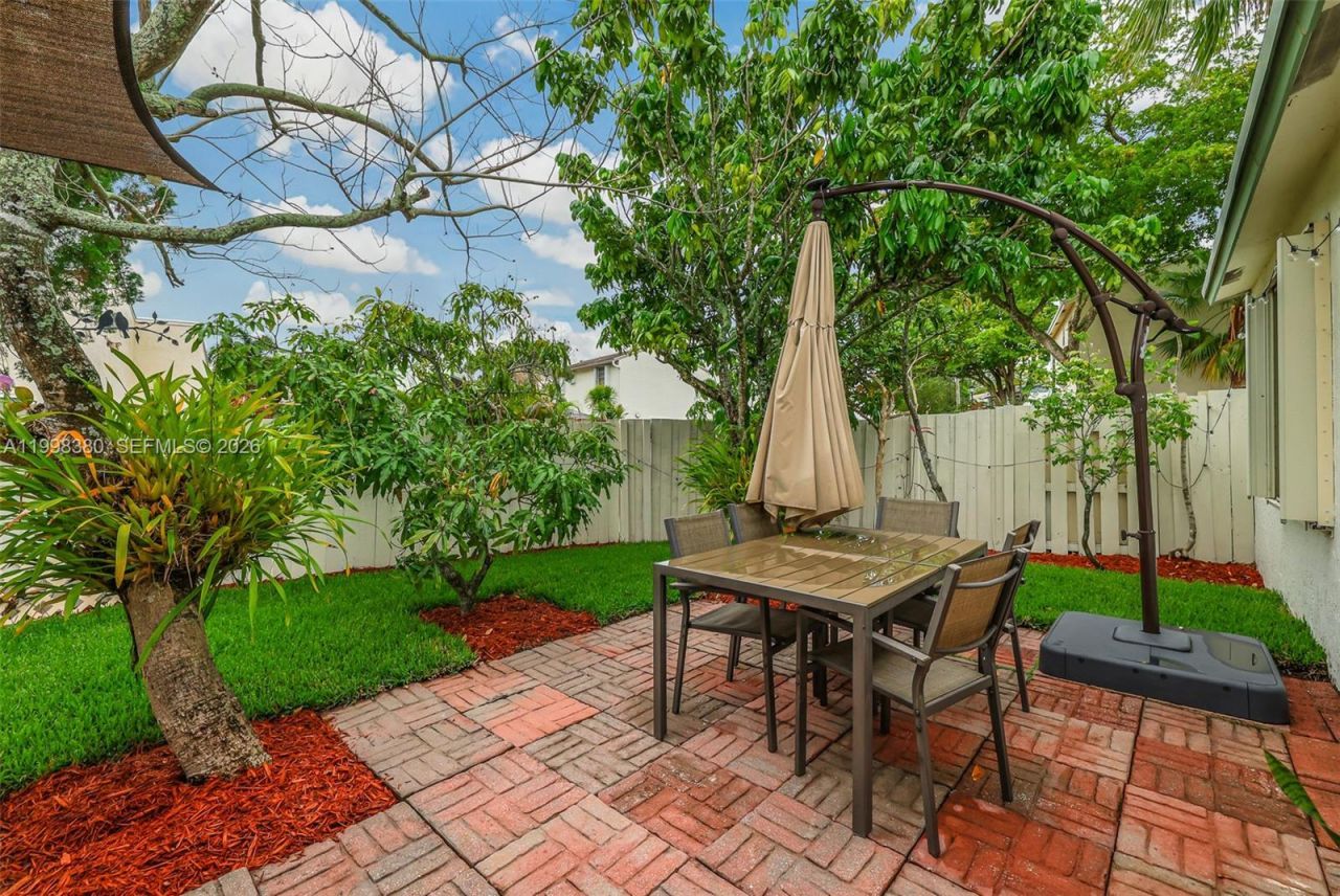 526 Danville Ter, Davie, FL 33325 Photo