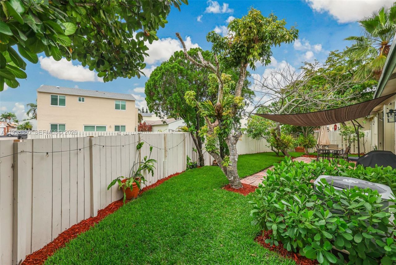 526 Danville Ter, Davie, FL 33325 Photo