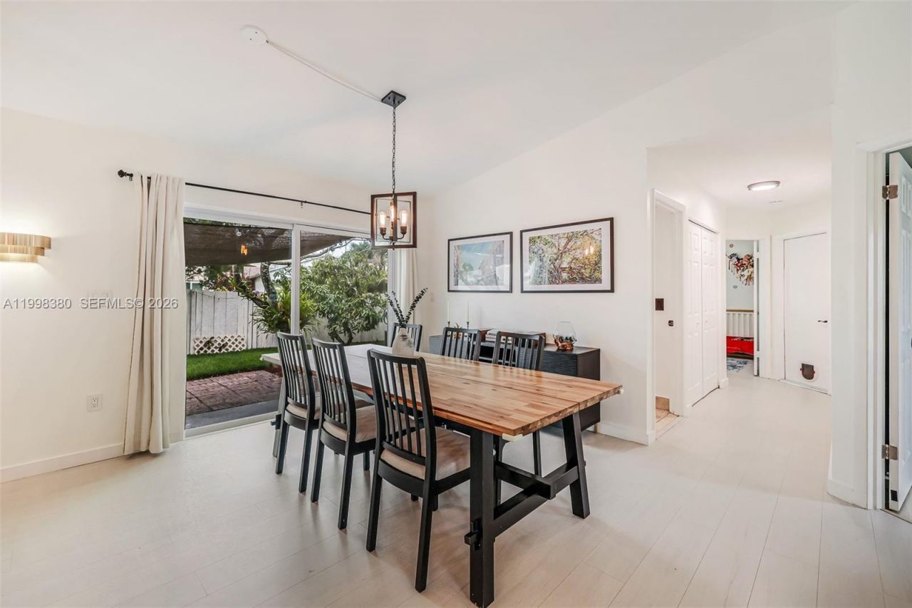 526 Danville Ter, Davie, FL 33325 Photo