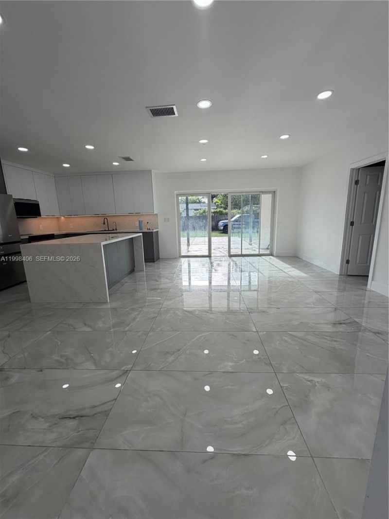 596 Ragan Dr, Miami Springs, FL 33166 Photo