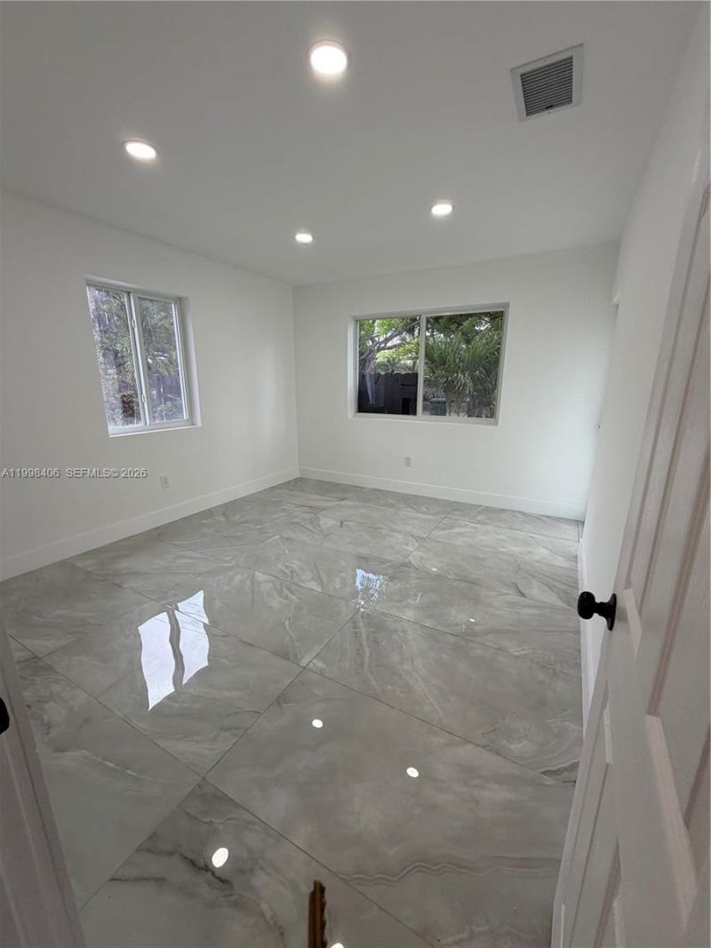 596 Ragan Dr, Miami Springs, FL 33166 Photo