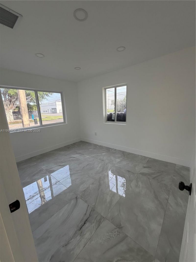 596 Ragan Dr, Miami Springs, FL 33166 Photo