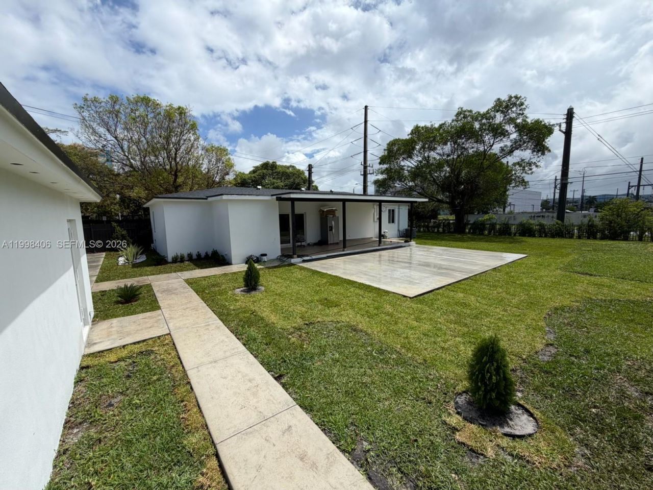 596 Ragan Dr , Miami Springs, FL 33166 Photo