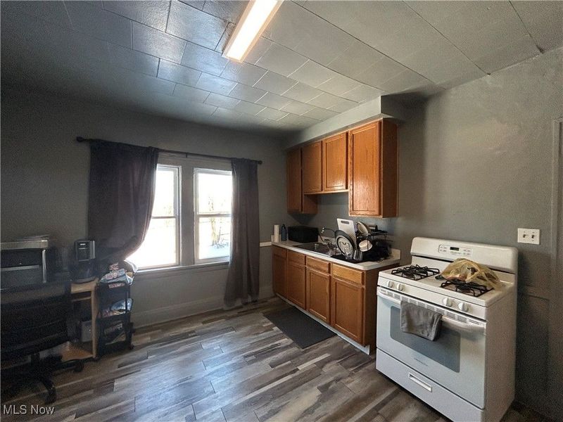 3826 E 78th Street, Cleveland, OH 44105 Photo 8