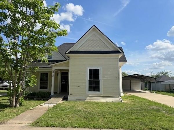 312 Poplar Street , Italy, TX 76651