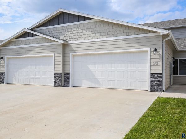 2502 E Copalis Pl, Sioux Falls, SD 57108