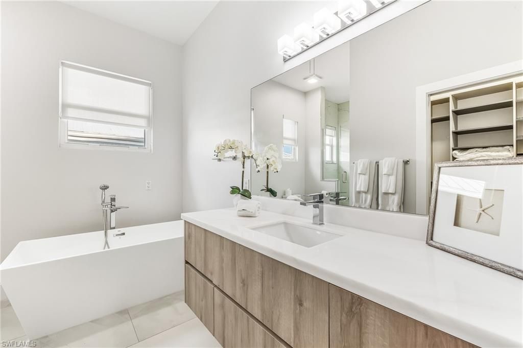 2418 SE 28th St, Cape Coral, FL 33904 Photo