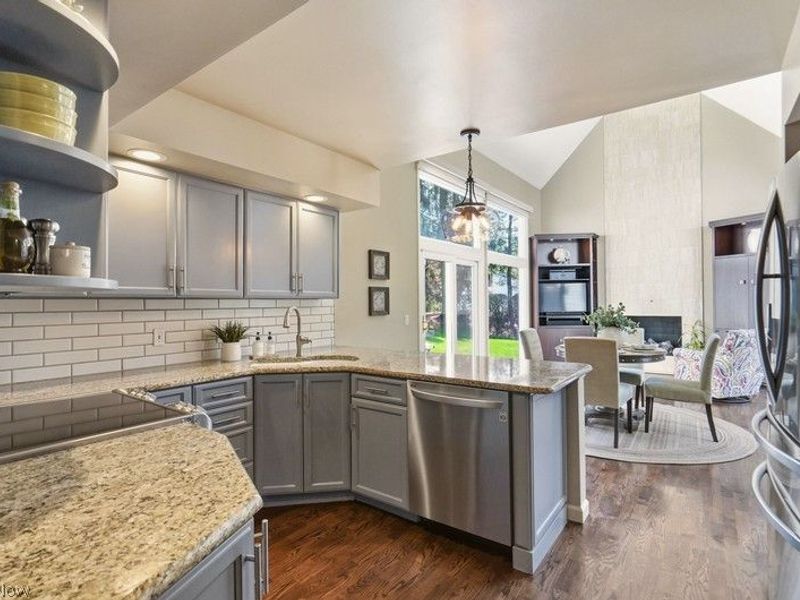 249 Tinkers Trail, Aurora, OH 44202 Photo 12