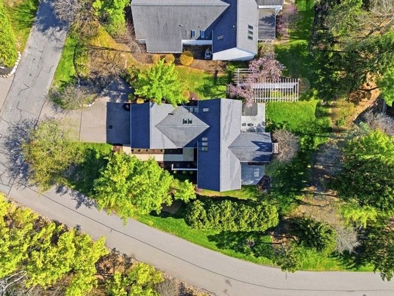 249 Tinkers Trail, Aurora, OH 44202 Photo 4