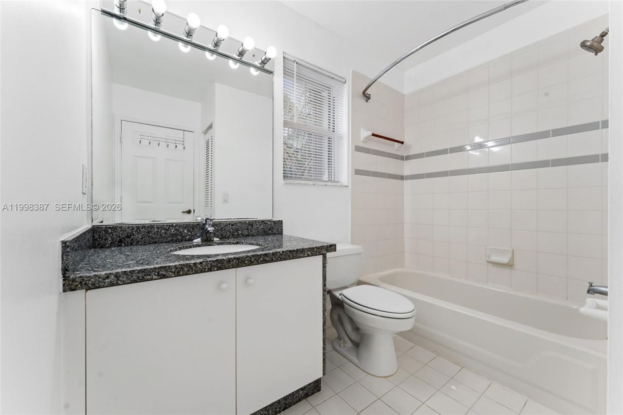 1120 W Lake St, Hollywood, FL 33020 Photo