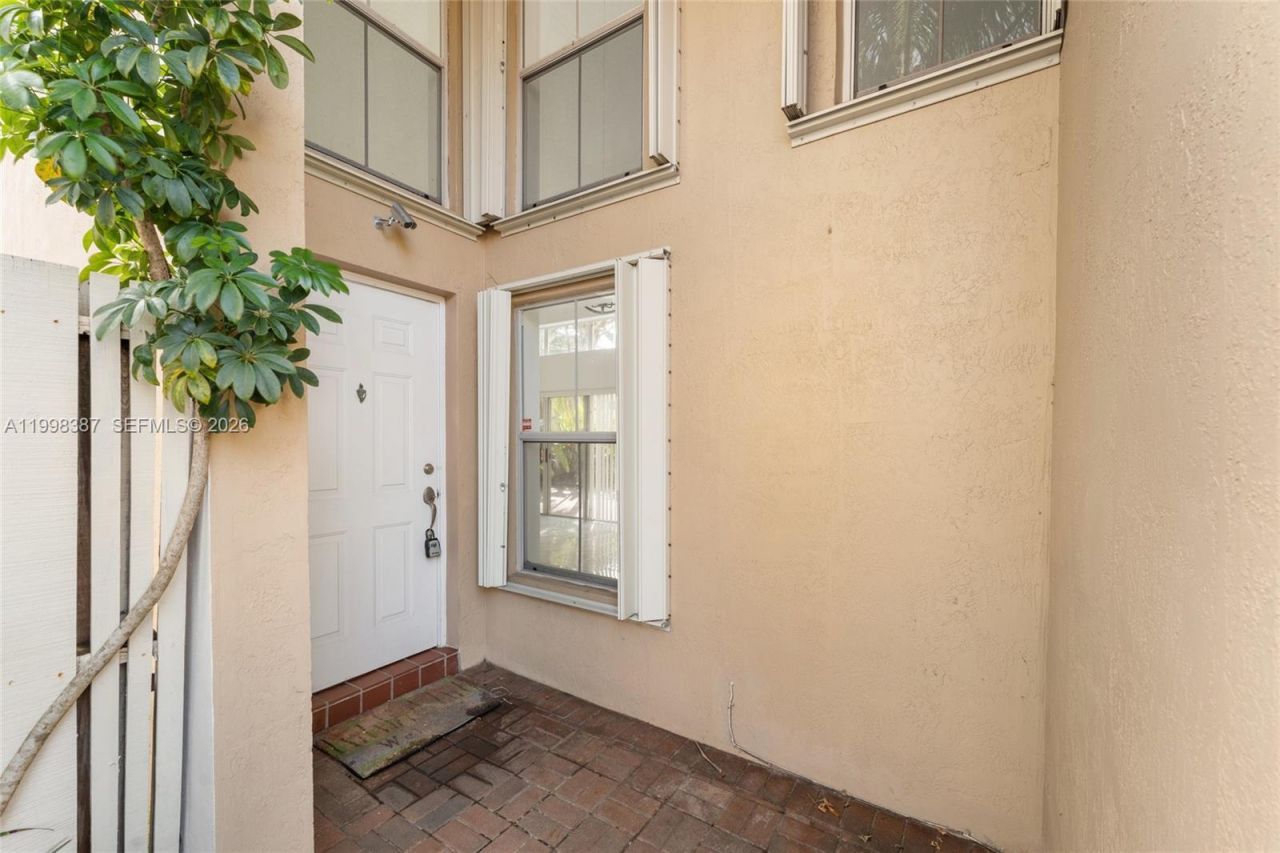 1120 W Lake St, Hollywood, FL 33020 Photo