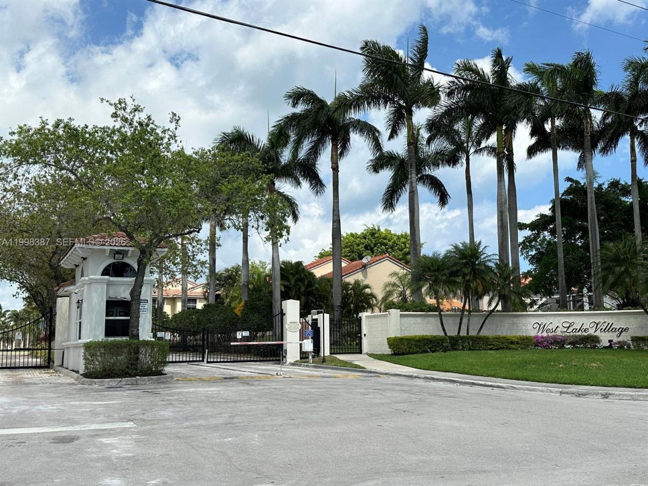 1120 W Lake St, Hollywood, FL 33020 Photo