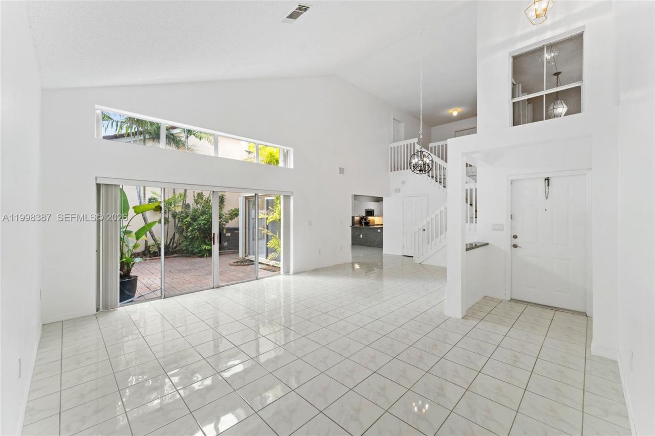 1120 W Lake St, Hollywood, FL 33020 Photo