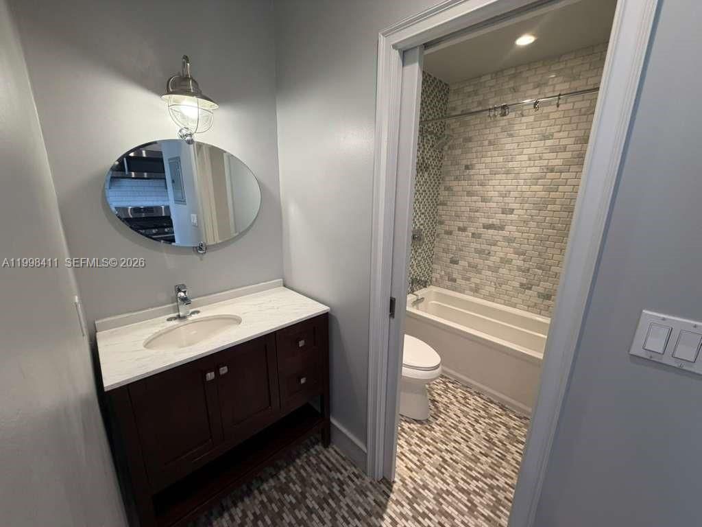 131 Zamora Ave, Unit 6, Coral Gables, FL 33134 Photo