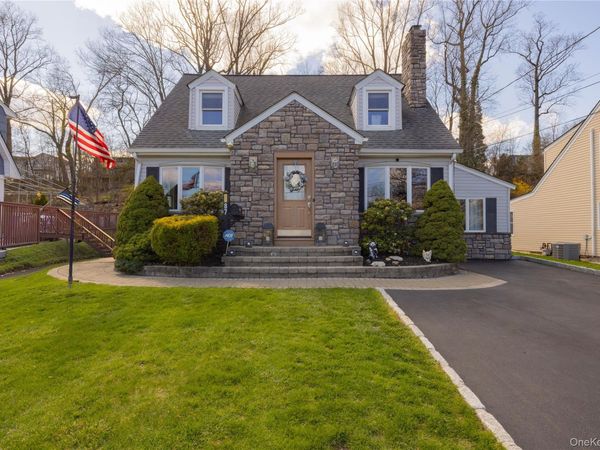 87 N Magnolia Street, Pearl River, NY 10965