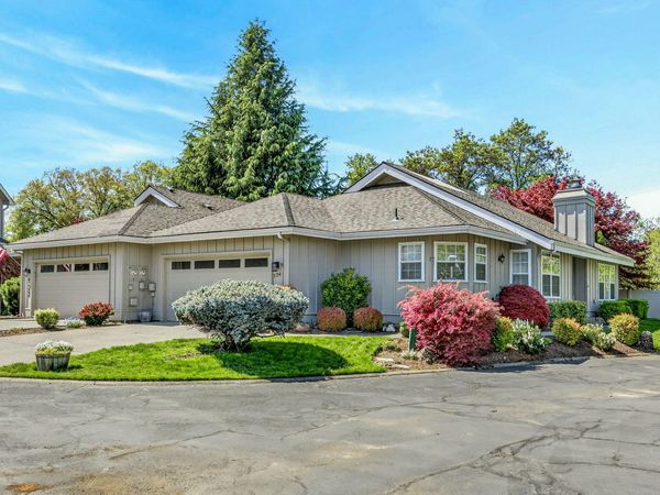124 SE Gold River Lane, Grants Pass, OR 97527