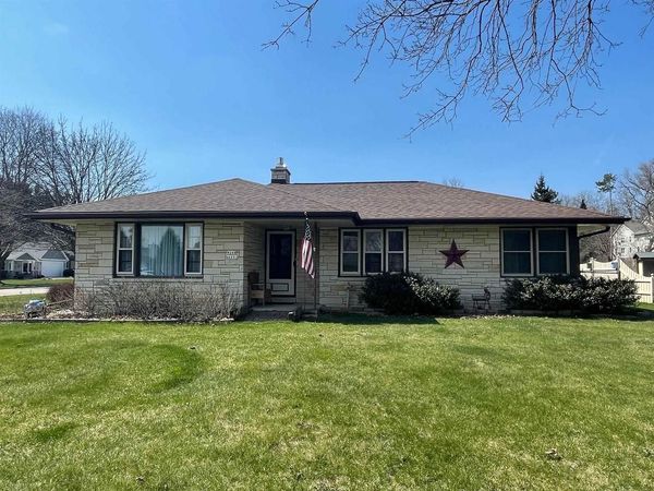 W240N6291 Maple Avenue, Sussex, WI 53089