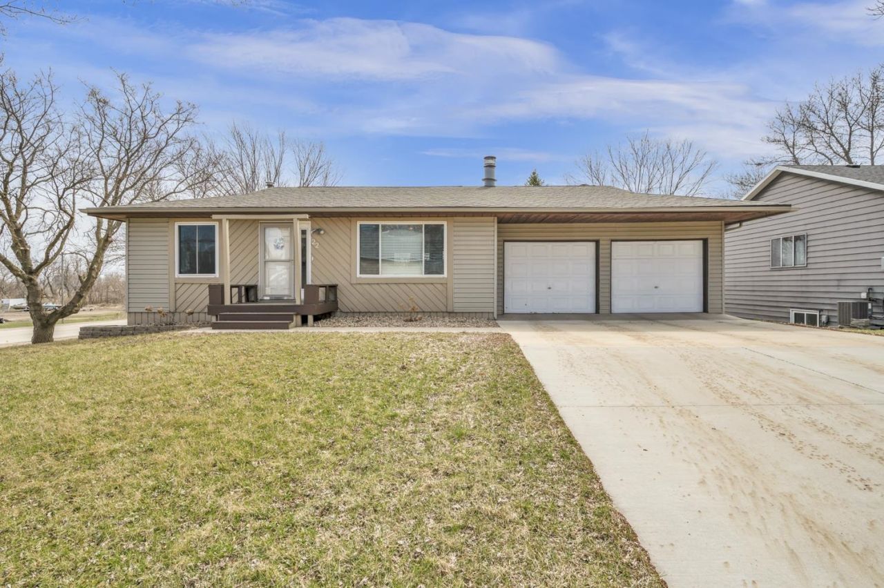 22 Maple Drive, Lake Park, IA 51347 Main Photo