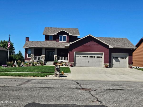 2235 LUCAS LANE NW, Watertown, SD 57201