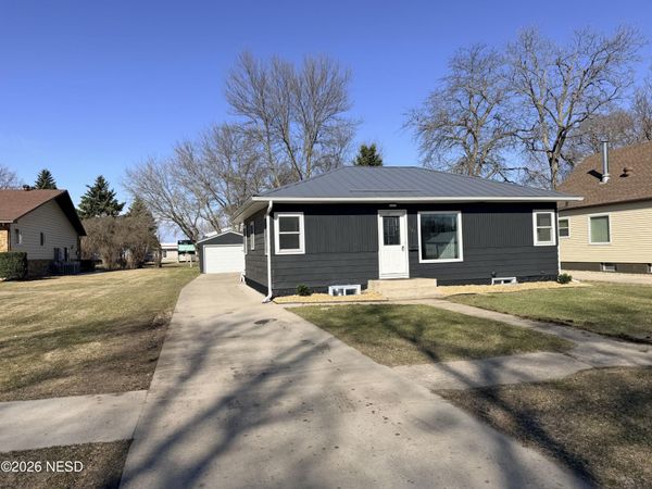 161 6TH STREET NE, Watertown, SD 57201